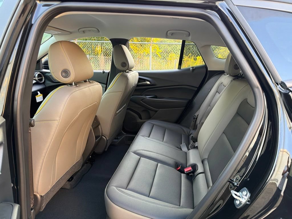 New 2026 Chevrolet Trax ACTIV w/ Driver Confidence Package FWD image 18