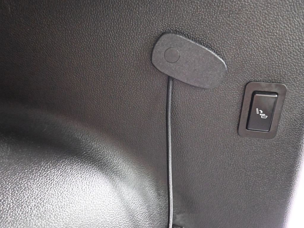 Used 2019 Cadillac Escalade ESV Premium Luxury AWD/4WD image 43