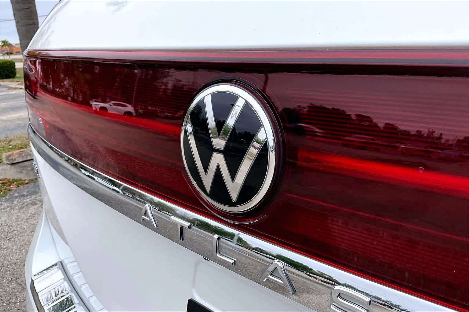 Used 2024 Volkswagen Atlas SEL Premium R-Line AWD/4WD image 54