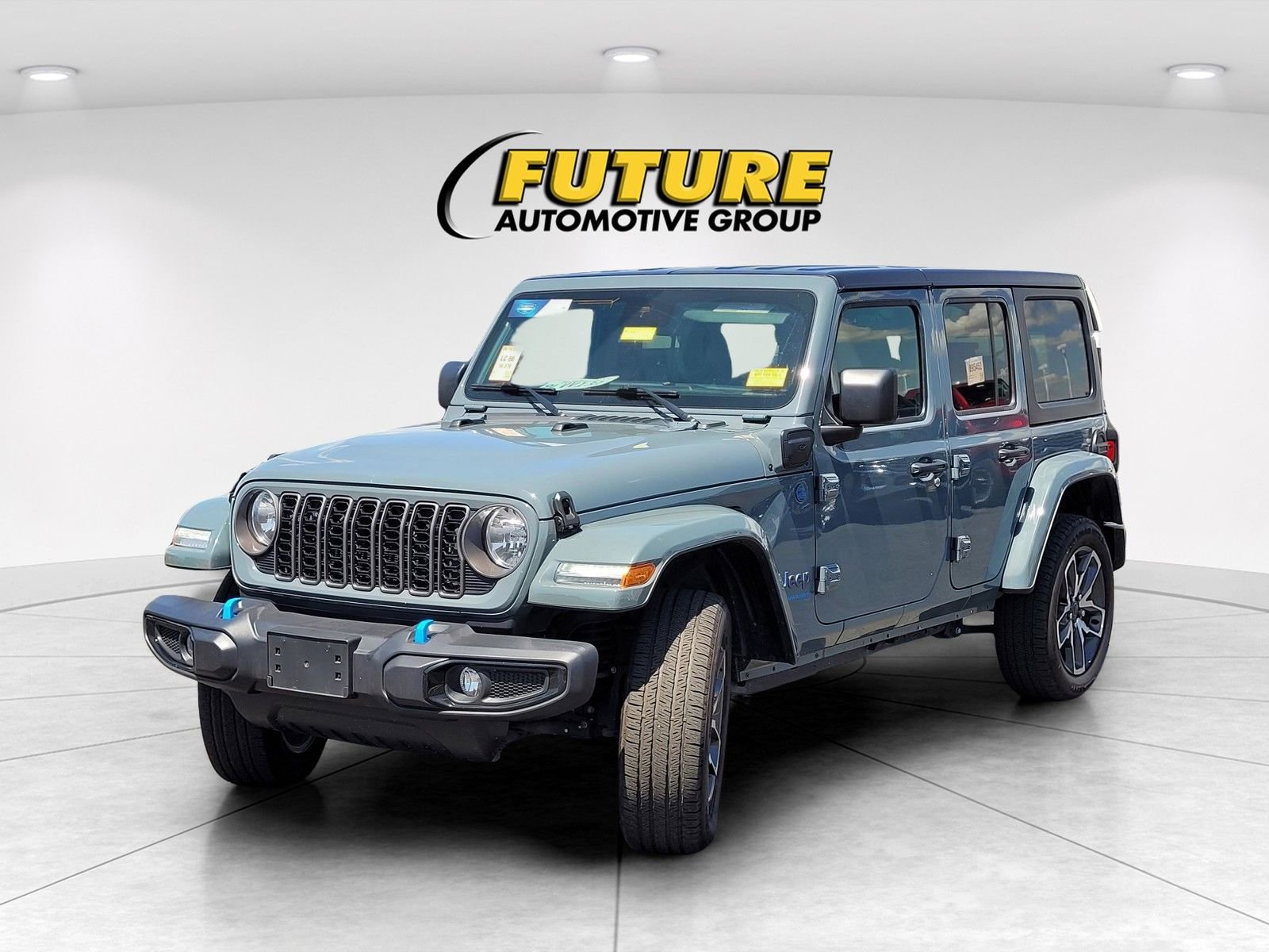 Used 2024 Jeep Wrangler Unlimited AWD/4WD image 3
