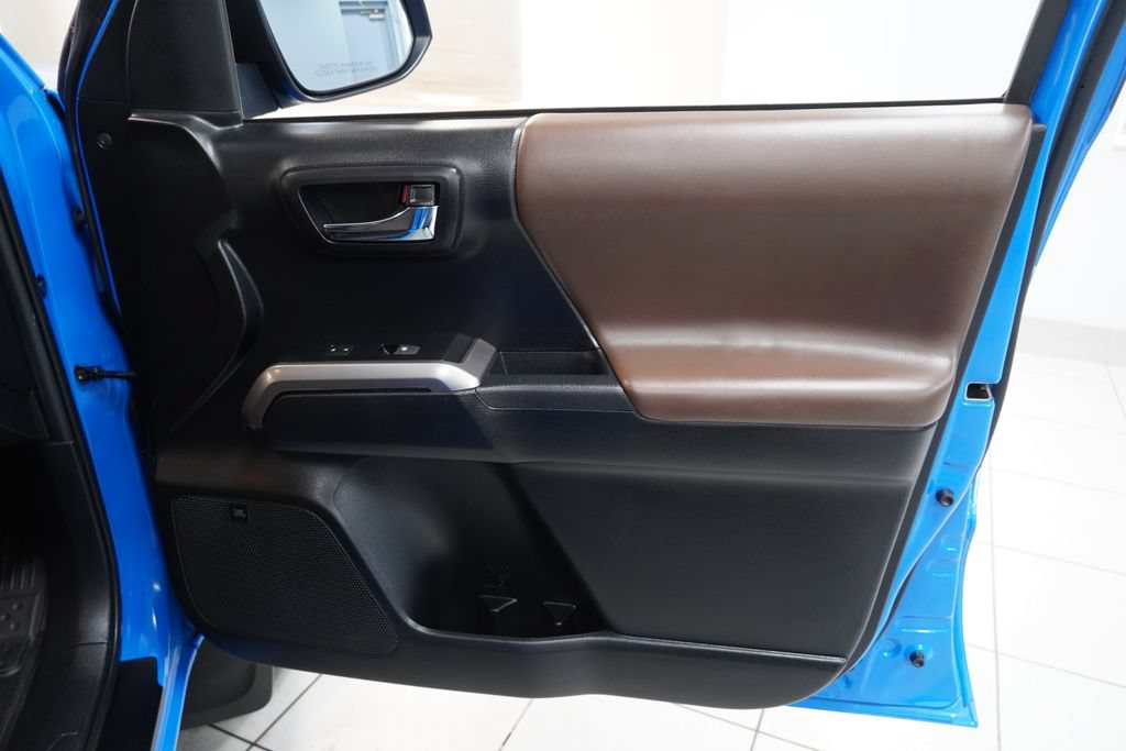 Used 2021 Toyota Tacoma Limited AWD/4WD image 34