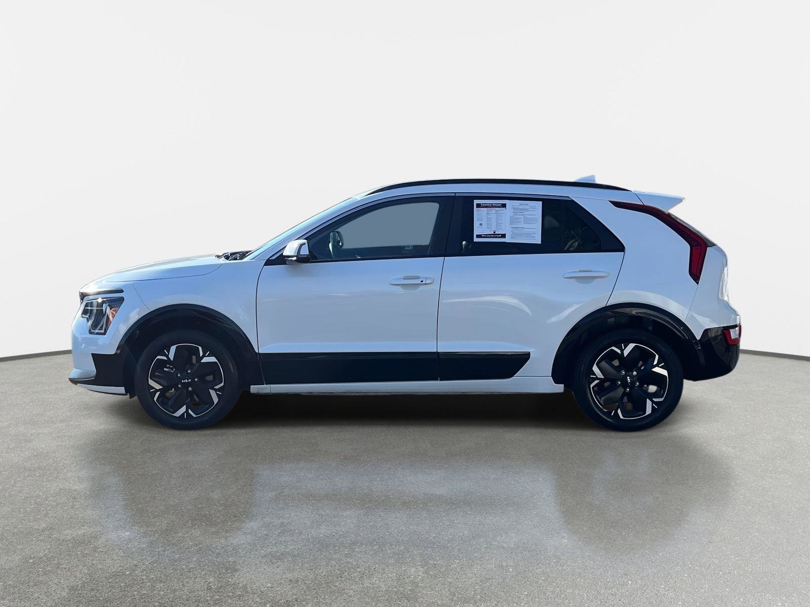 Used 2025 Kia Niro Wind w/ Wind Preserve Package image 8