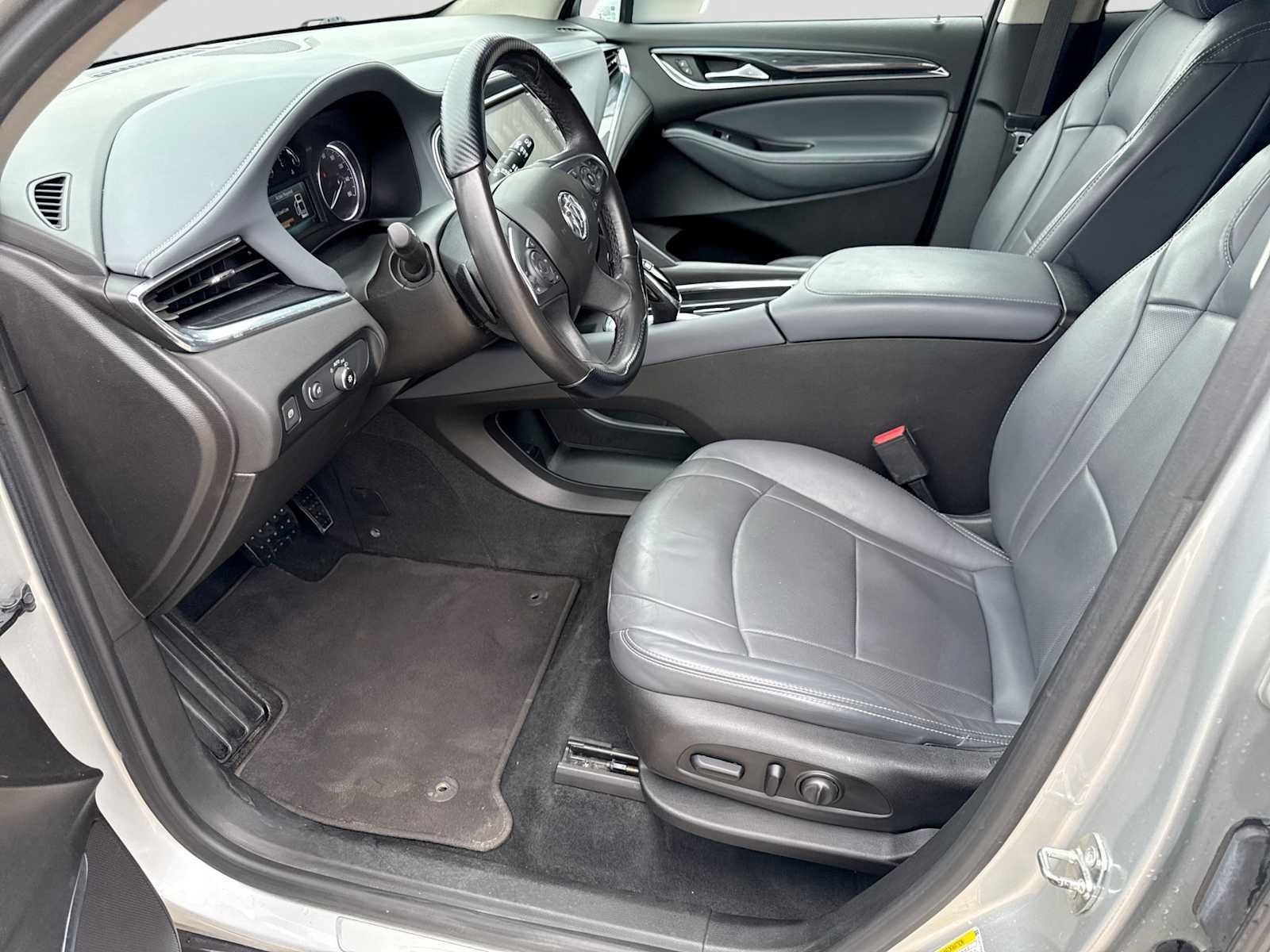 Used 2018 Buick Enclave Essence FWD image 15
