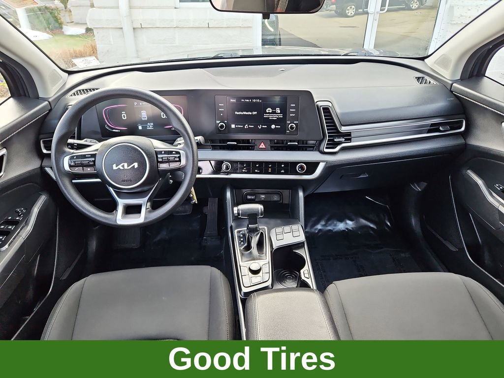 Used 2024 Kia Sportage LX image 9