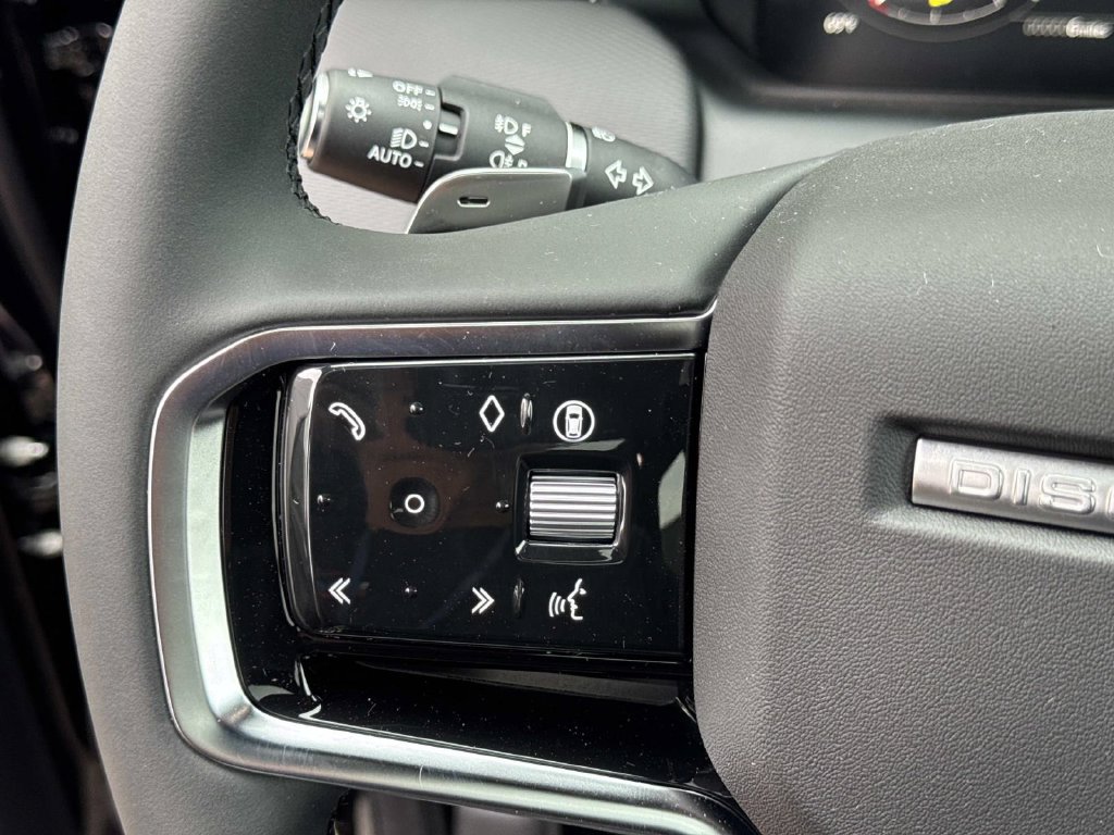 New 2026 Land Rover Discovery Sport Landmark AWD/4WD image 29
