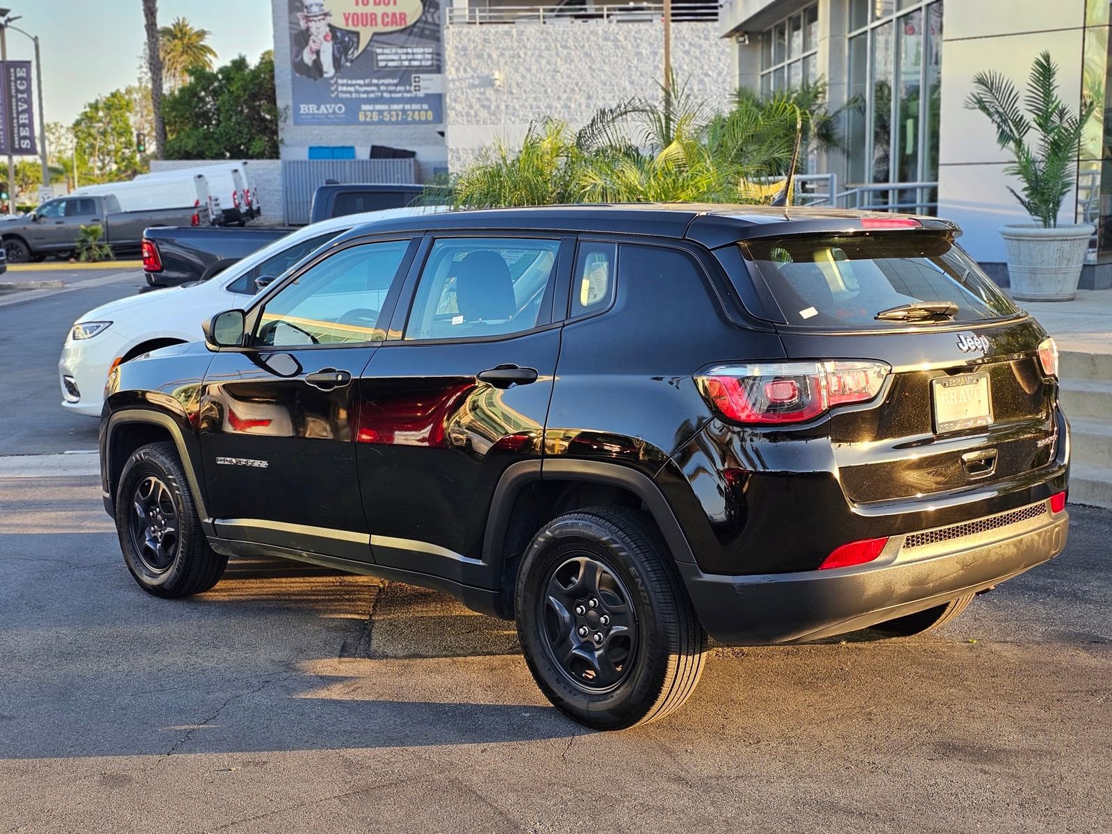 Used 2018 Jeep Compass Sport image 5