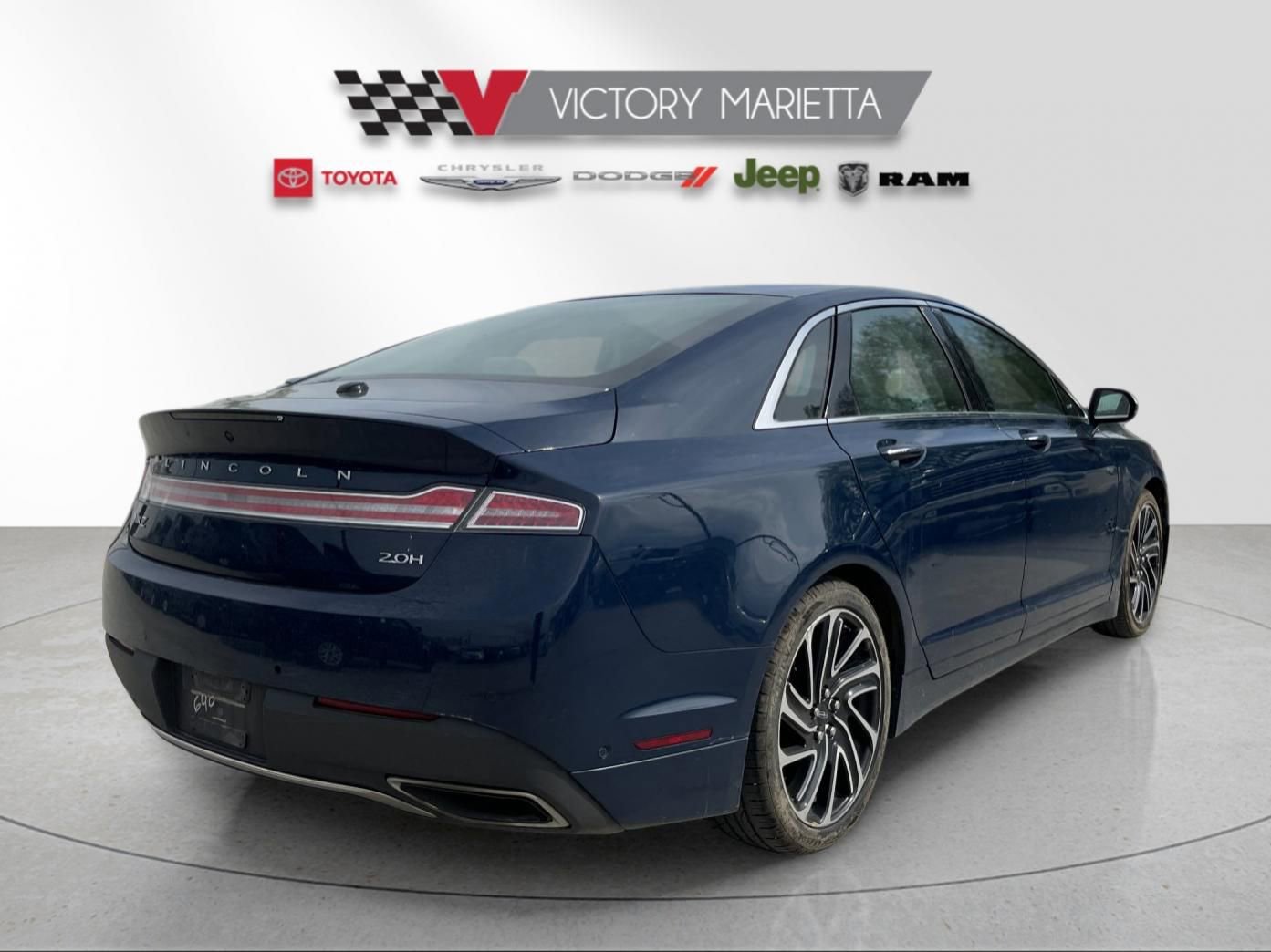 Used 2020 Lincoln MKZ Reserve w/ Luxury Package FWD image 5