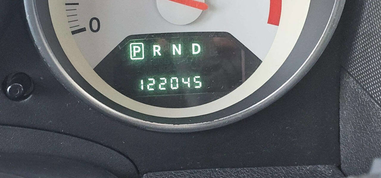 Used 2009 Dodge Caliber SXT image 10