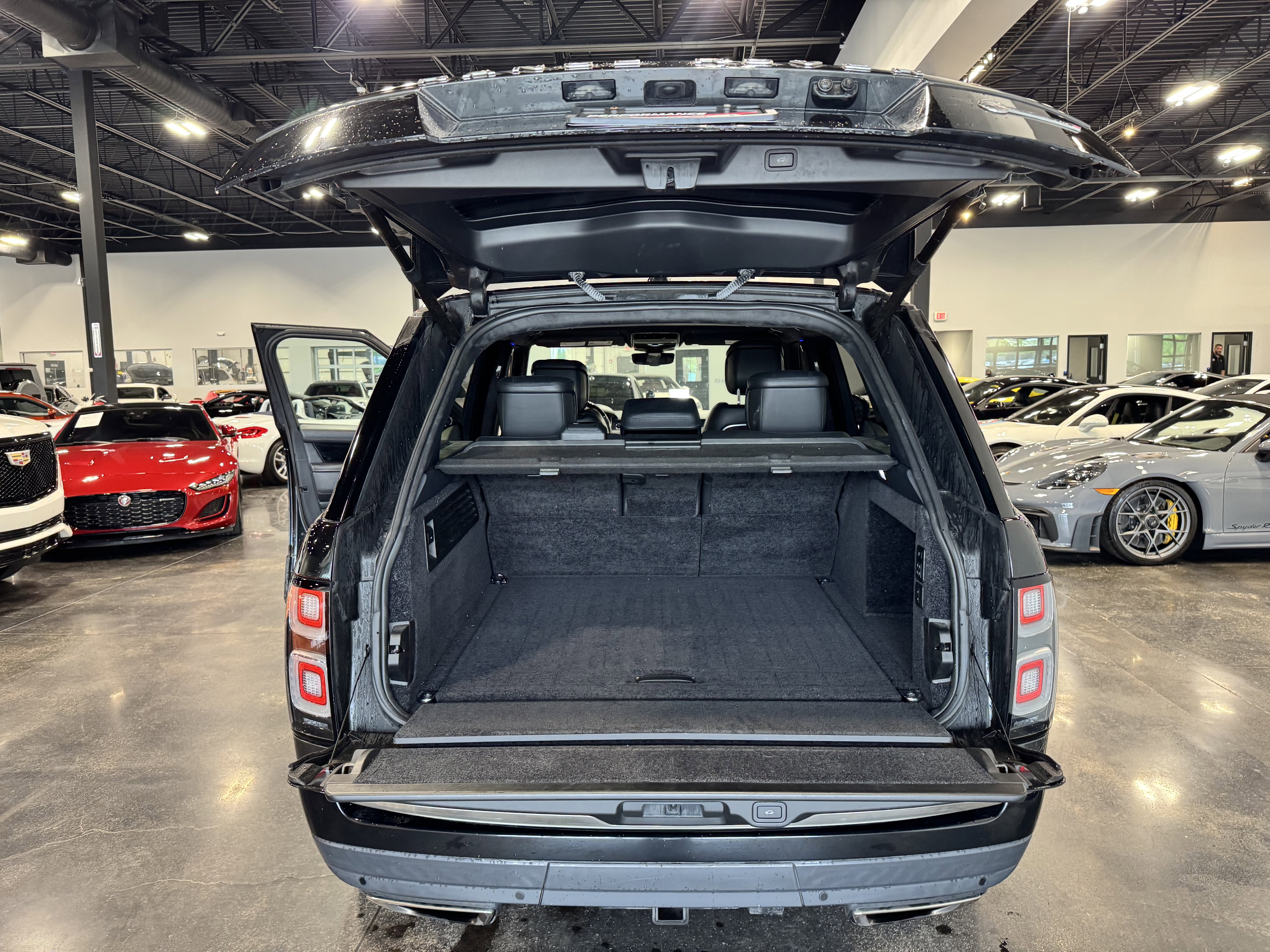 Used 2020 Land Rover Range Rover SV Autobiography Dynamic AWD/4WD image 13
