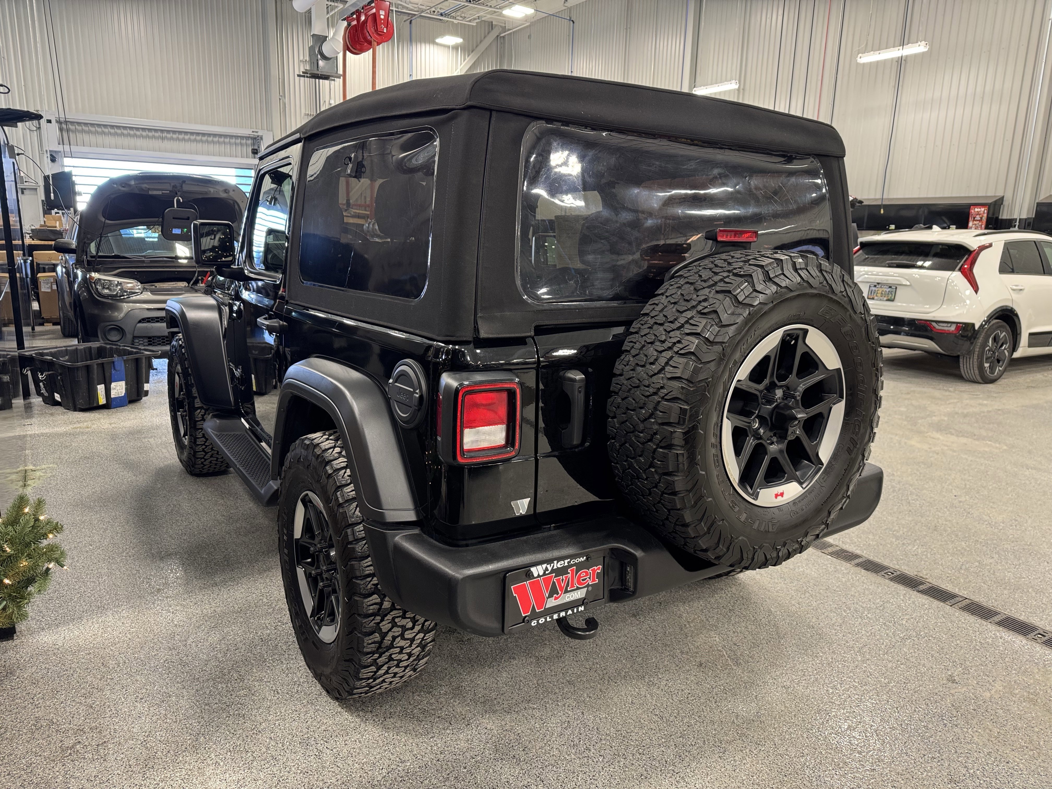 Used 2023 Jeep Wrangler Sport image 30