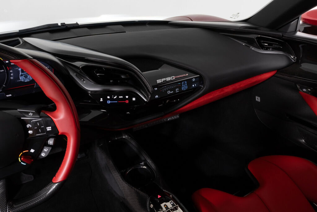 Used 2021 Ferrari SF90 Stradale image 38