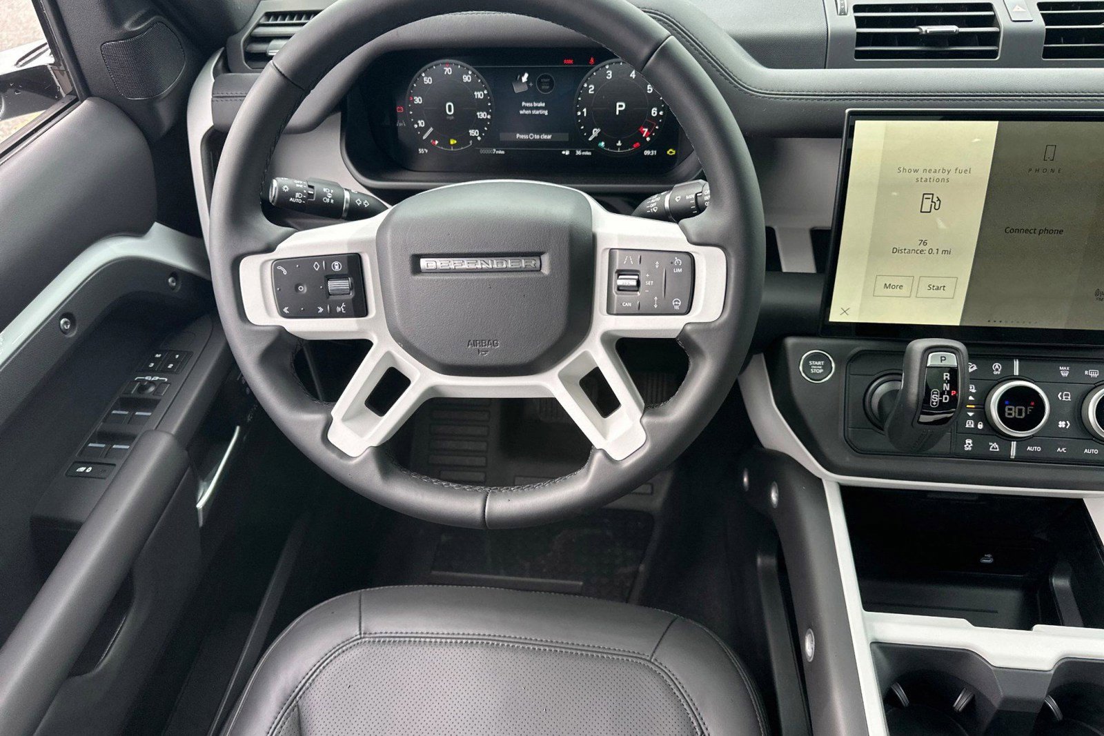 New 2026 Land Rover Defender 130 X-Dynamic SE image 26