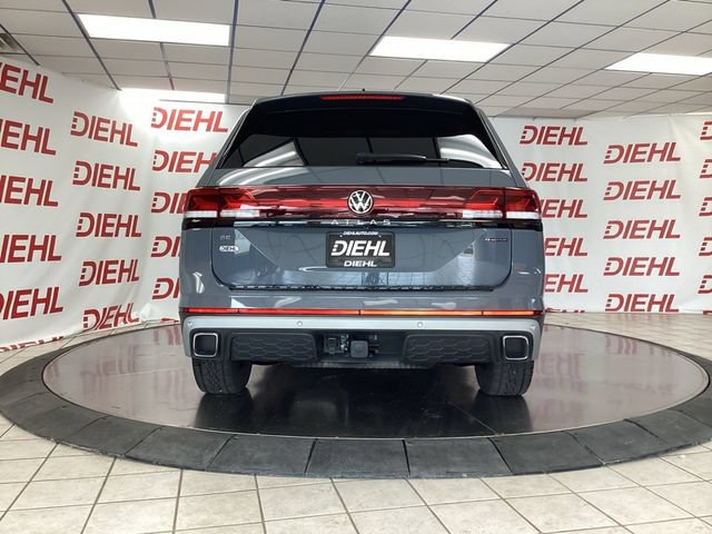Used 2024 Volkswagen Atlas Peak Edition SE AWD/4WD image 6