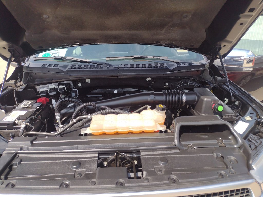 Used 2018 Ford F150 Platinum w/ Equipment Group 701A Luxury image 16