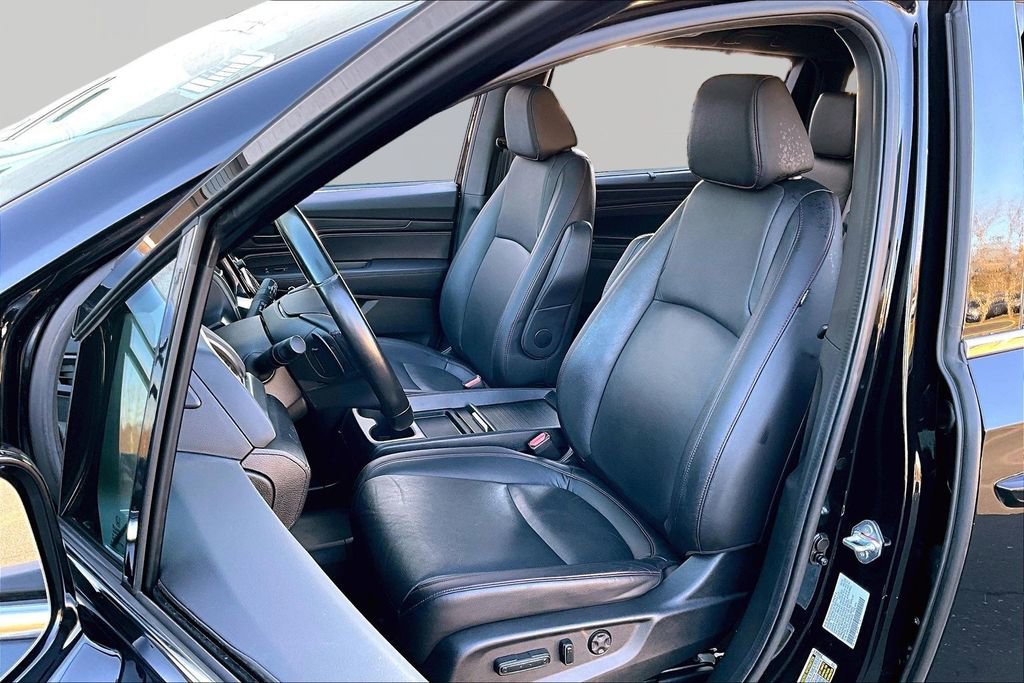 Used 2024 Honda Odyssey Sport image 17