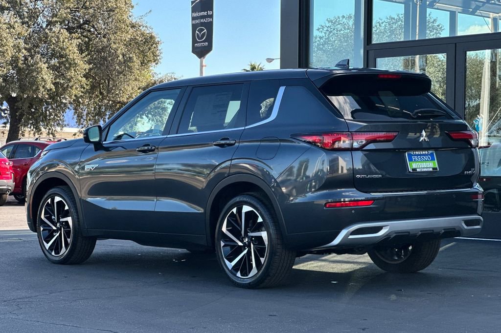 New 2025 Mitsubishi Outlander SE image 7