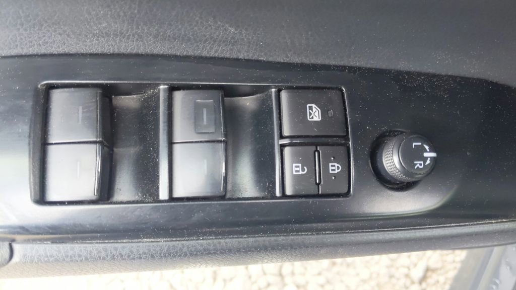 Used 2025 Toyota Camry SE FWD image 16