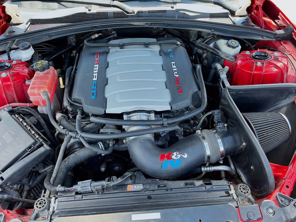 Used 2018 Chevrolet Camaro SS RWD image 29
