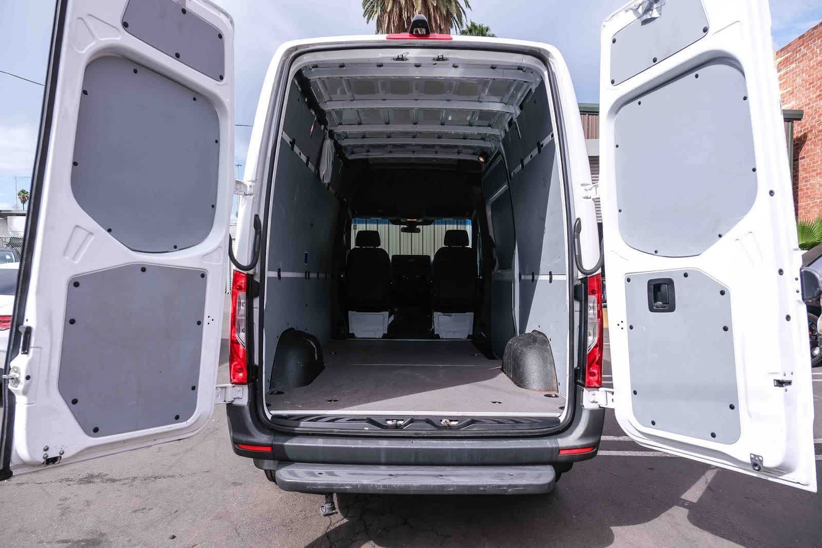 Used 2022 Mercedes-Benz Sprinter 2500 image 26