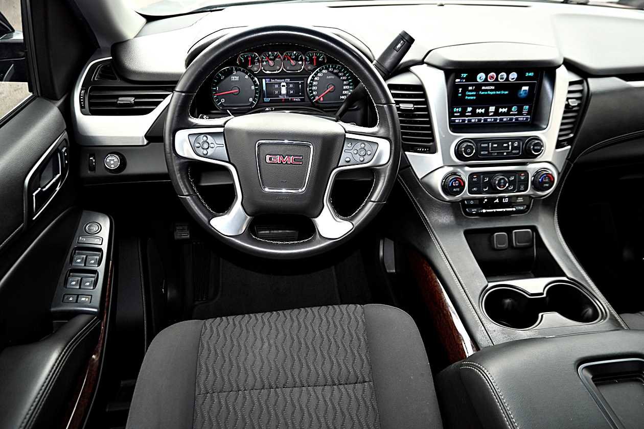Used 2017 GMC Yukon SLE w/ Convenience Package RWD image 12