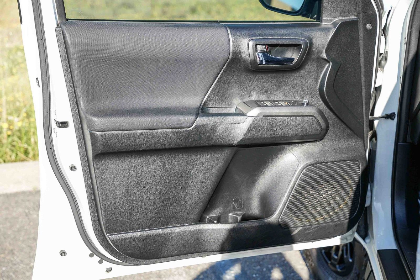 Used 2017 Toyota Tacoma TRD Pro AWD/4WD image 19