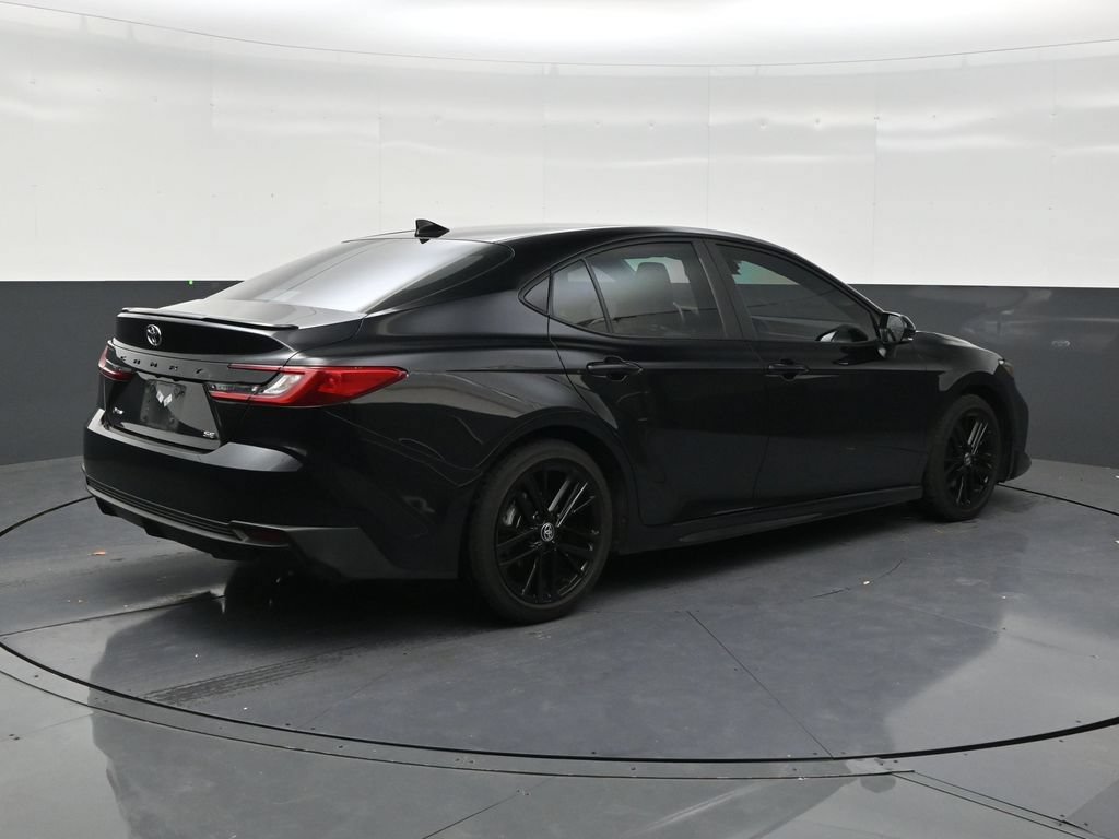 Used 2025 Toyota Camry SE FWD image 5