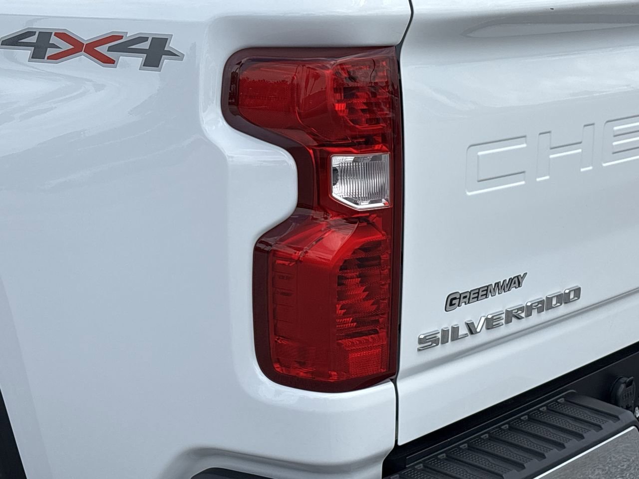 Used 2024 Chevrolet Silverado 2500 LT w/ Convenience Package image 7