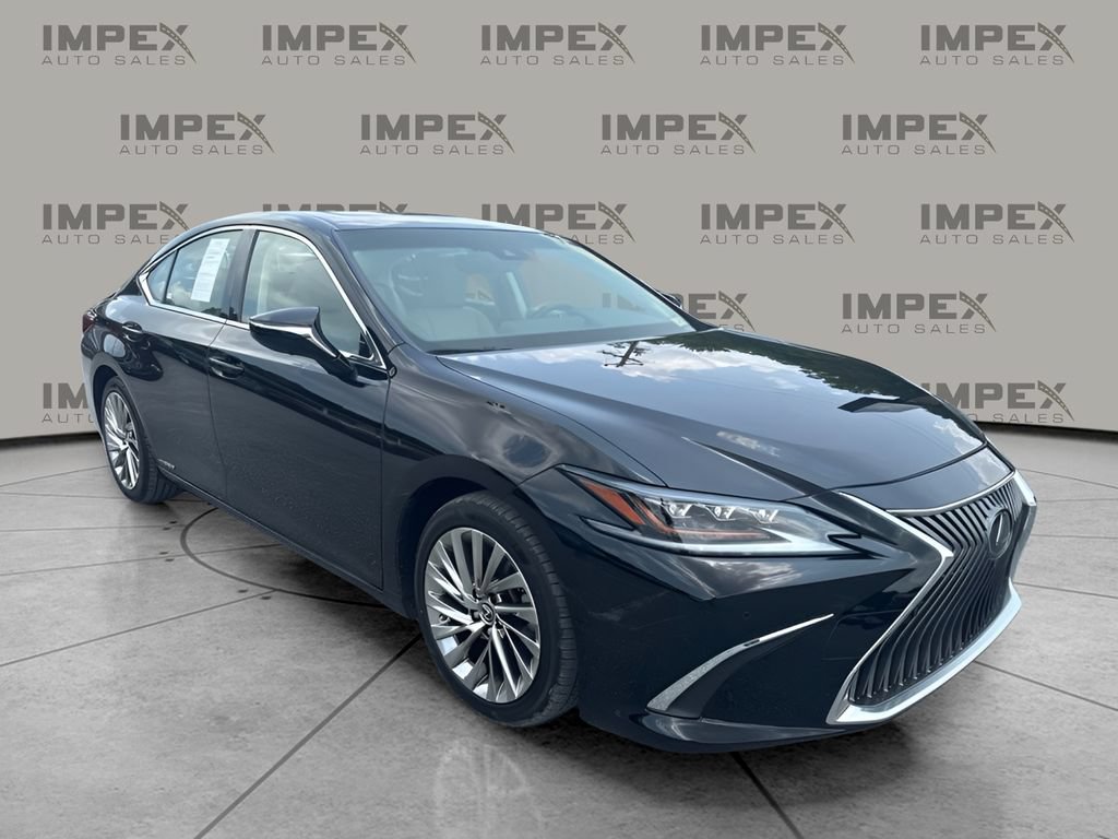 Used 2019 Lexus ES 300h w/ Accessory Package 2 FWD image 4