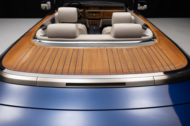 Used 2010 Rolls-Royce Phantom Drophead Coupe image 13