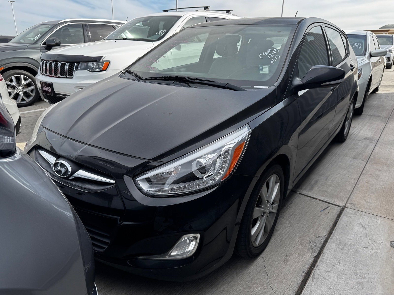 Used 2014 Hyundai Accent SE image 2