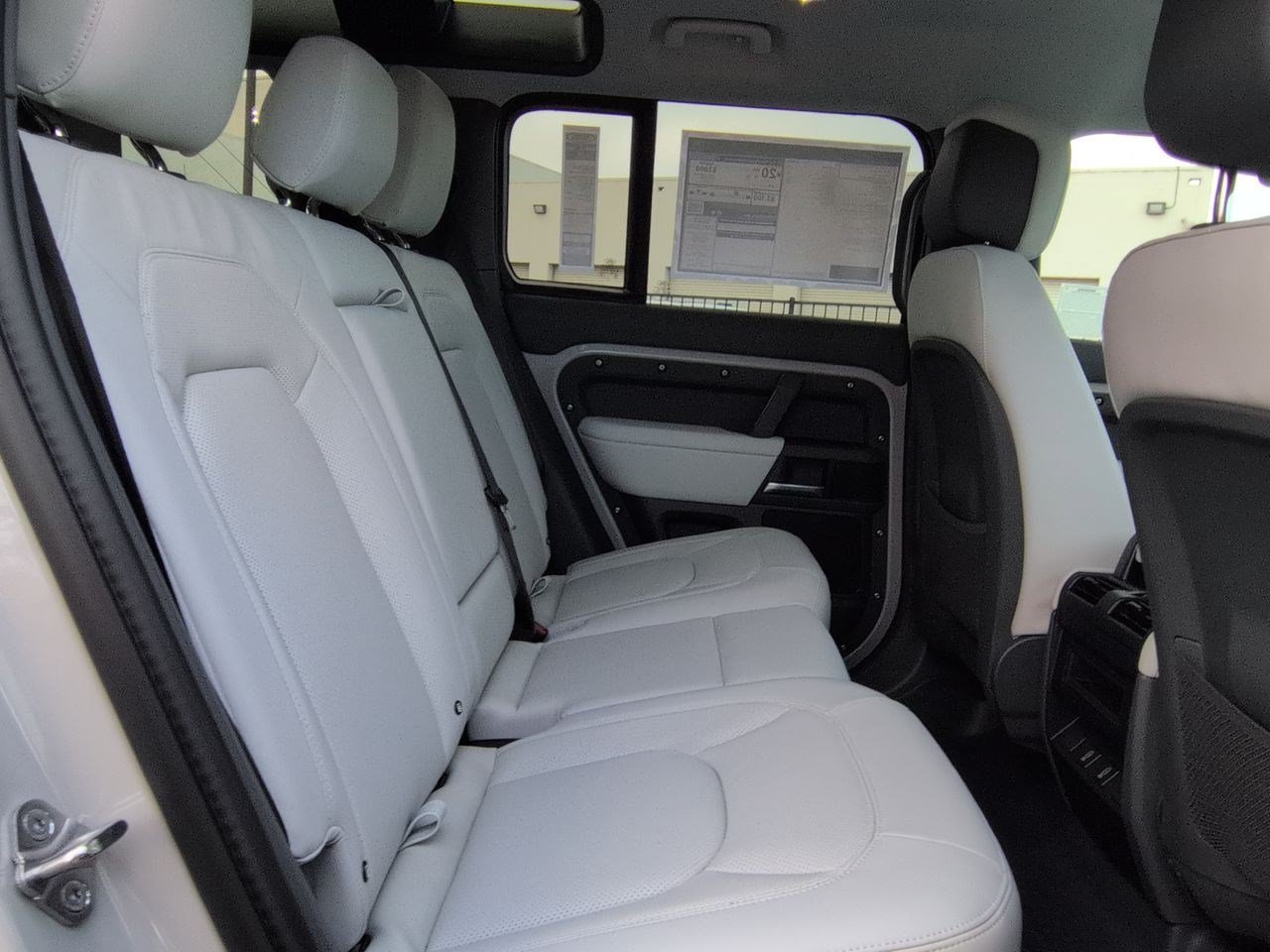 New 2026 Land Rover Defender 110 X-Dynamic SE AWD/4WD image 25