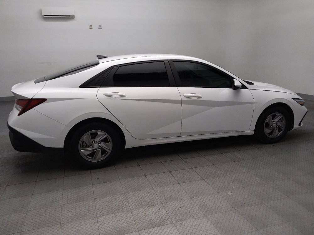 Used 2024 Hyundai Elantra SE FWD image 10