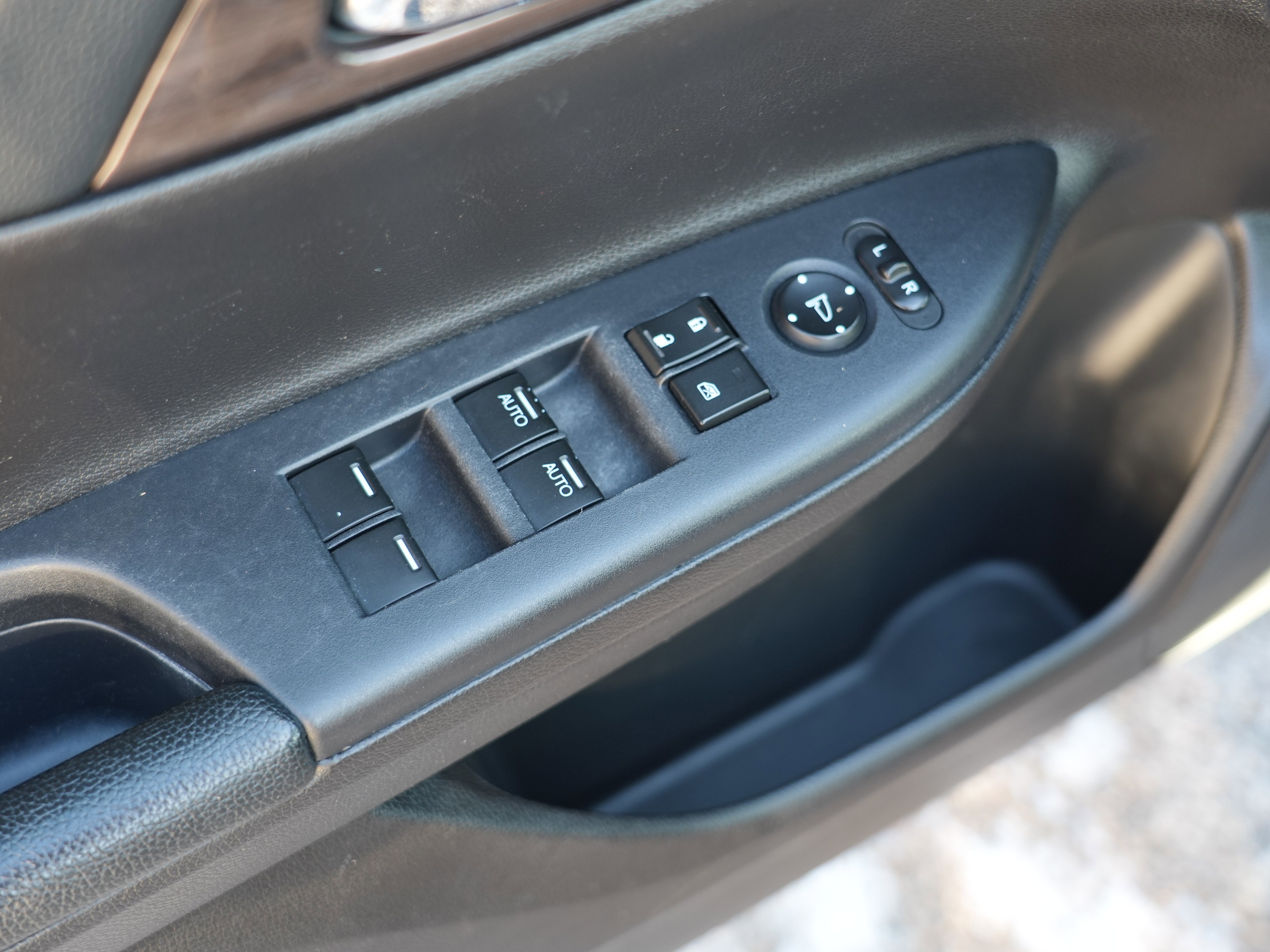 Used 2017 Honda Accord EX-L image 20