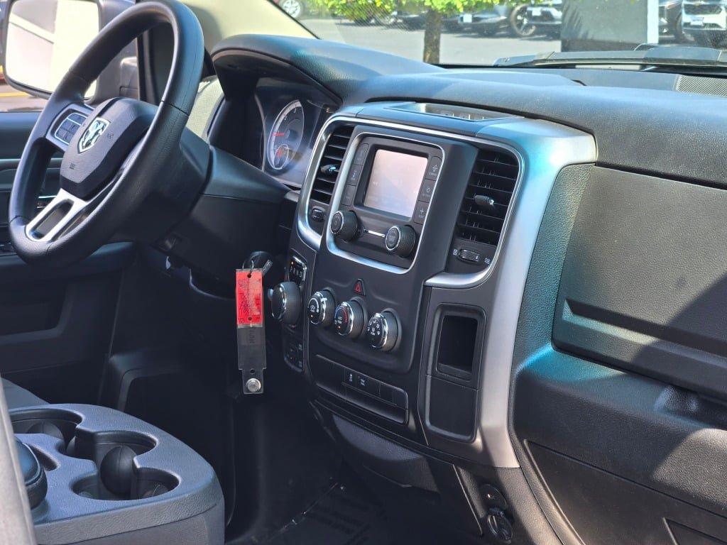Used 2024 RAM 1500 Classic SLT AWD/4WD image 9