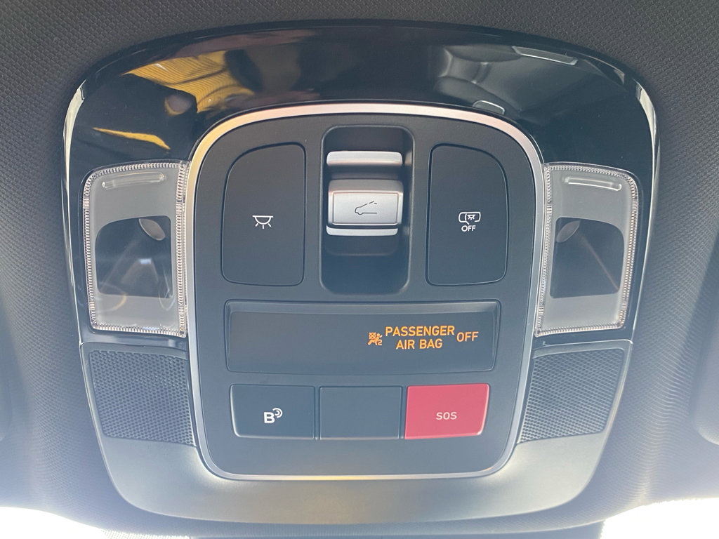 Used 2025 Hyundai Santa Cruz Limited image 21