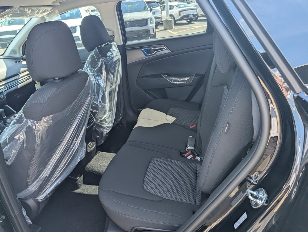 New 2026 Kia Sportage LX w/ LX Convenience Package FWD image 9