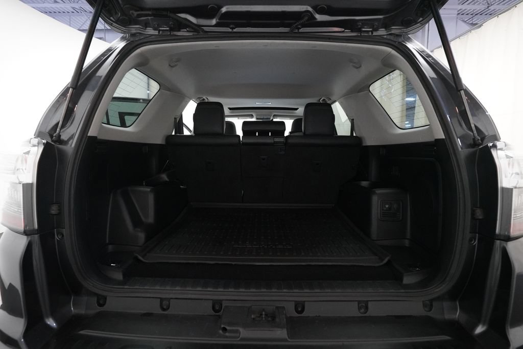 Used 2023 Toyota 4Runner Limited AWD/4WD image 10