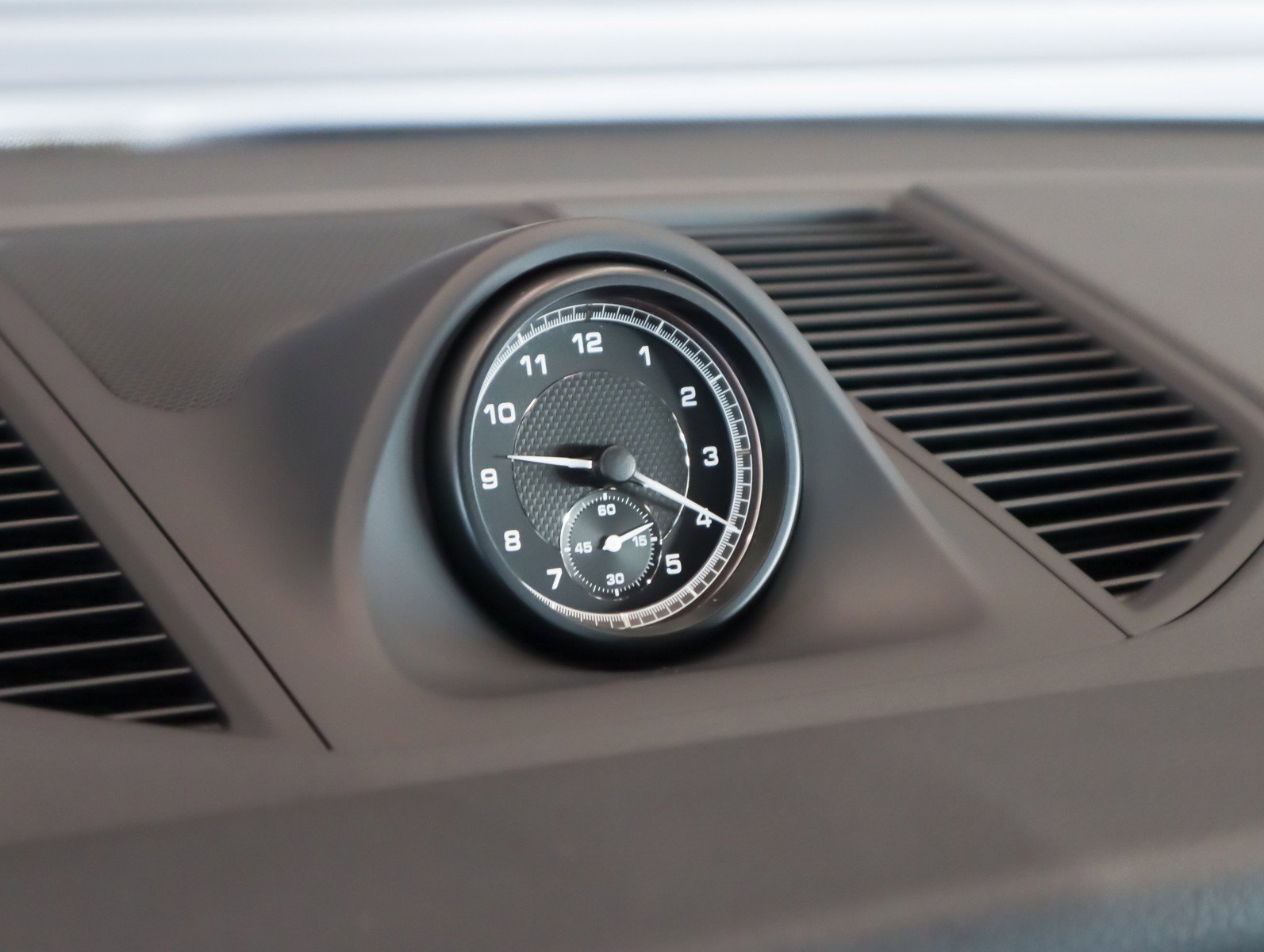 Certified 2023 Porsche Macan image 18