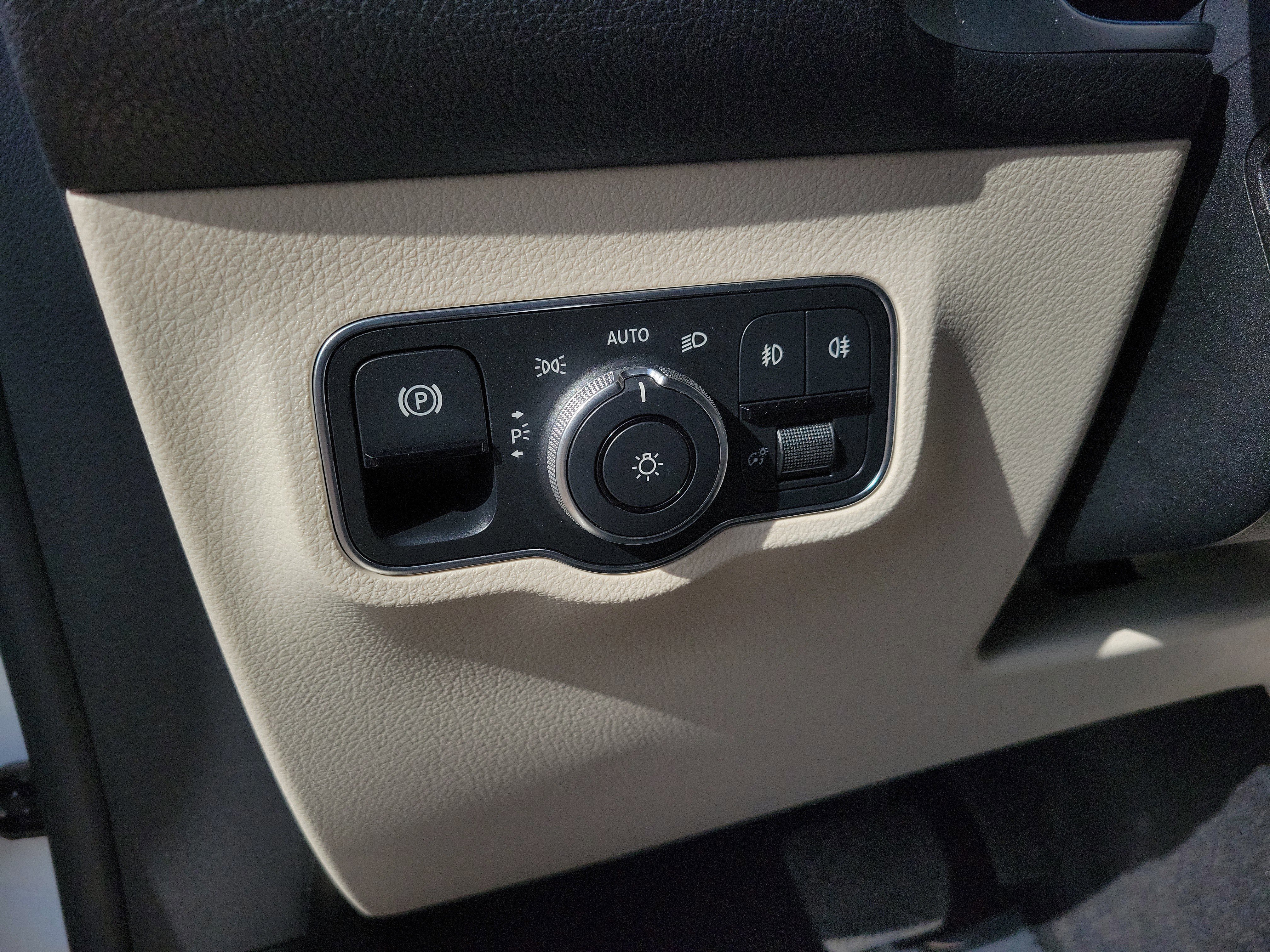 Used 2023 Mercedes-Benz GLB 250 4MATIC image 17