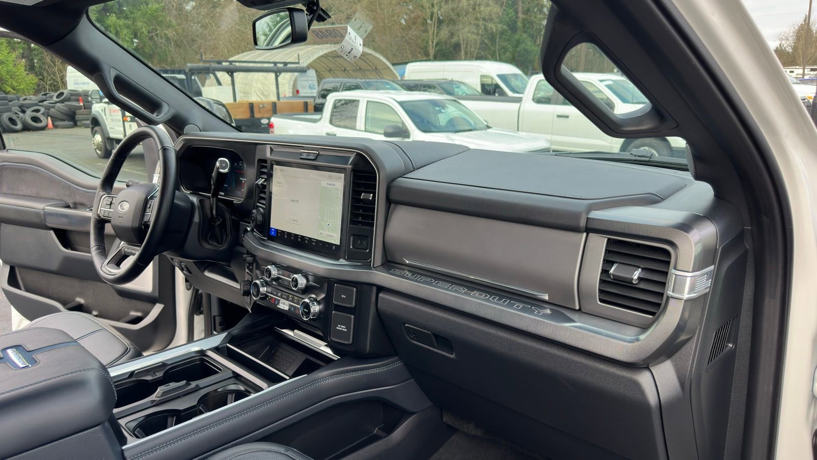 Used 2025 Ford F350 Platinum w/ FX4 Off-Road Package AWD/4WD image 17