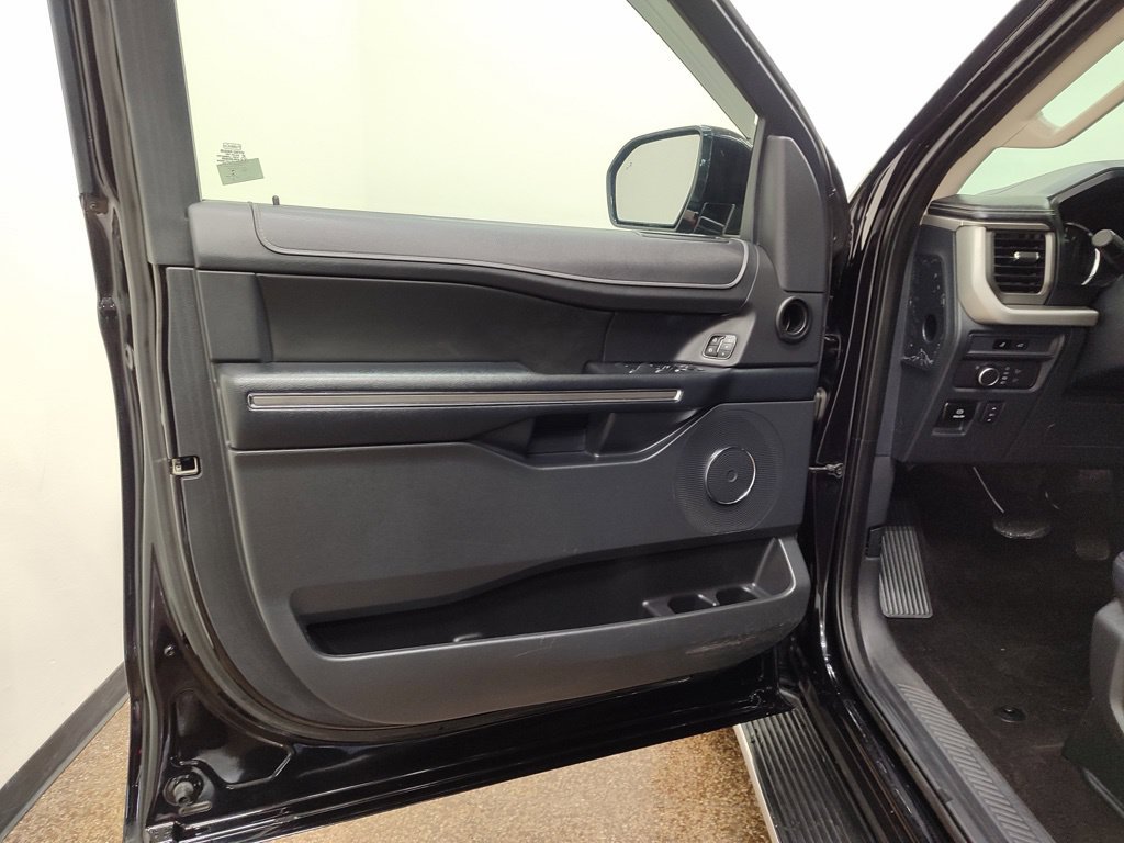 Used 2022 Ford Expedition XLT AWD/4WD image 10