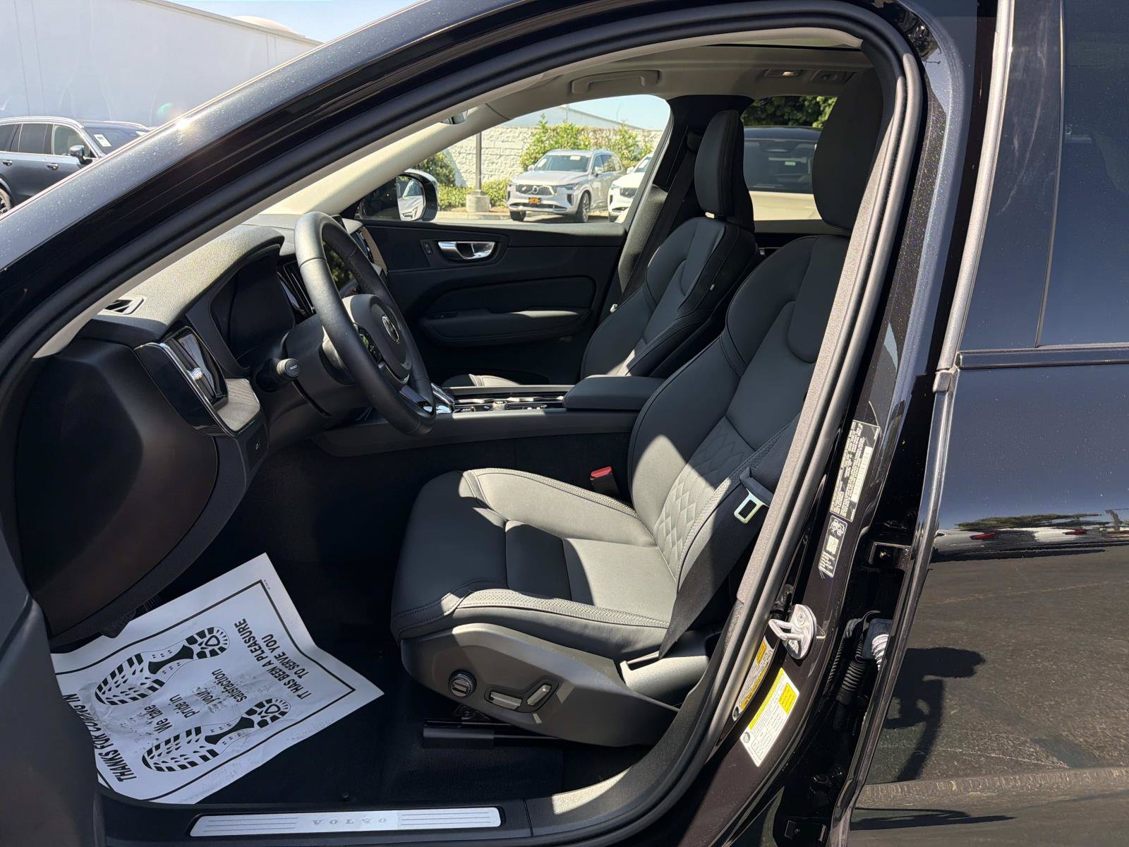 Certified 2026 Volvo XC60 B5 Core AWD/4WD image 17