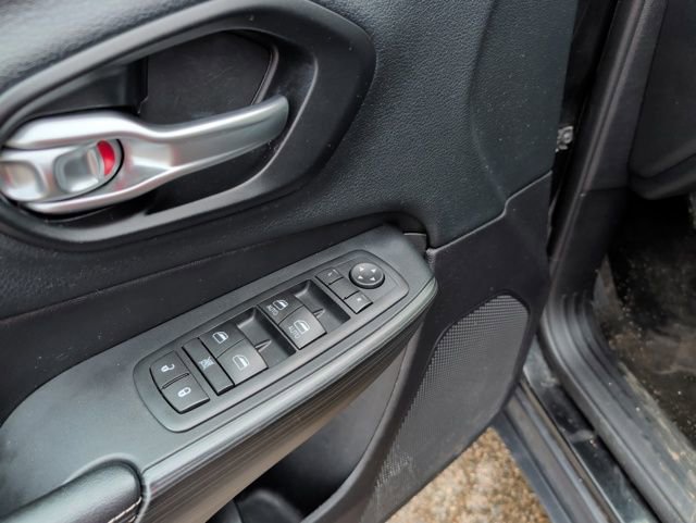 Used 2016 Jeep Cherokee Limited image 16