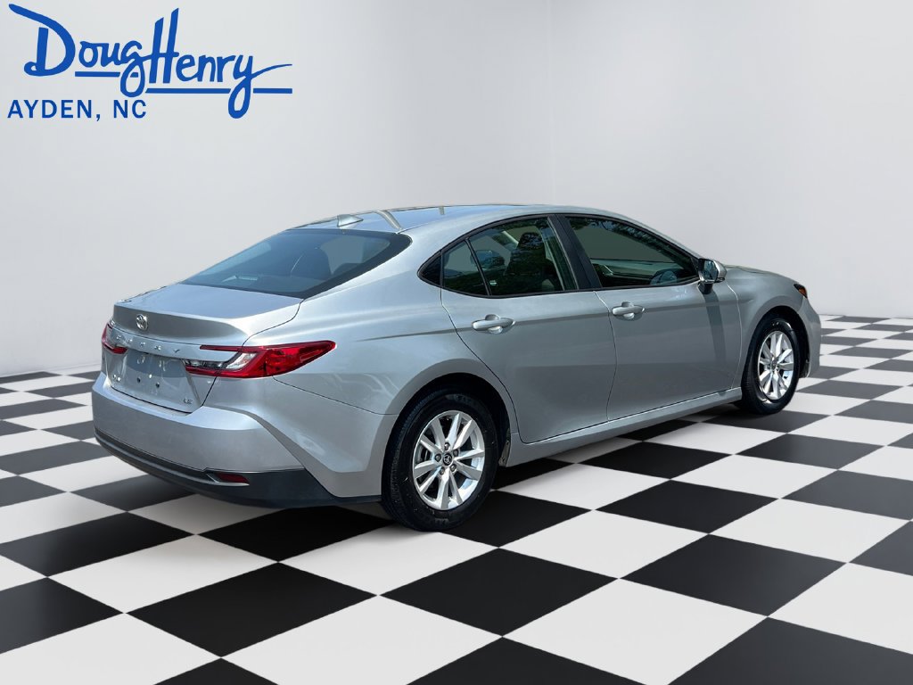 Used 2025 Toyota Camry LE FWD image 5