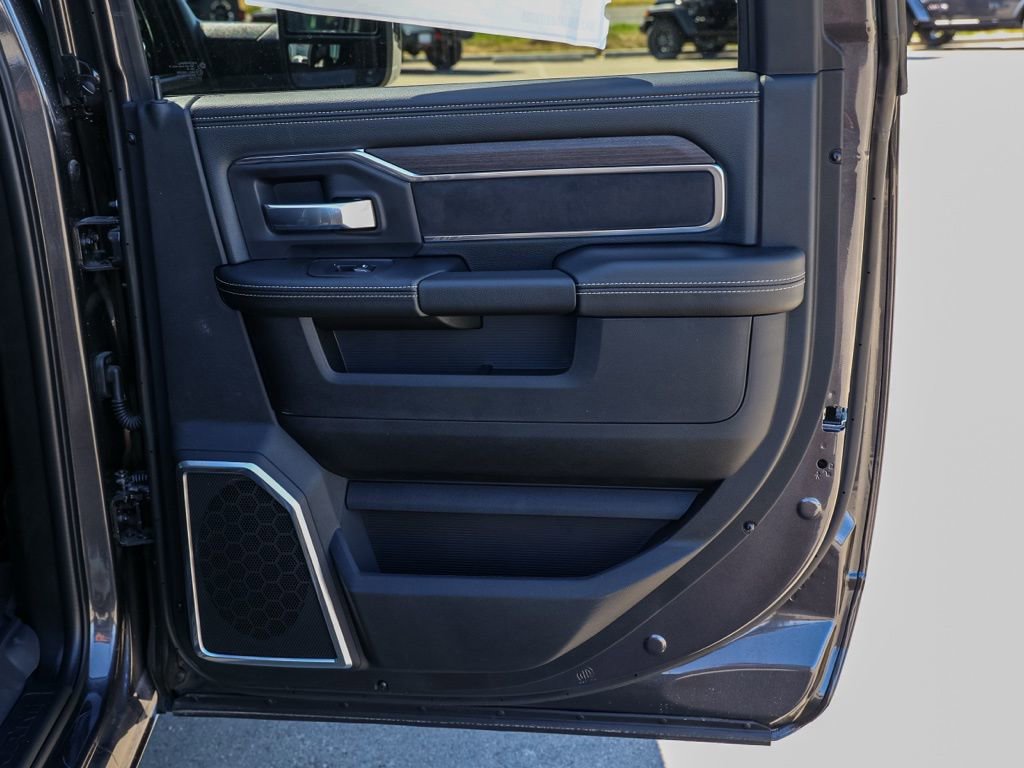 New 2026 RAM 3500 Laramie w/ Max Tow Package AWD/4WD image 18