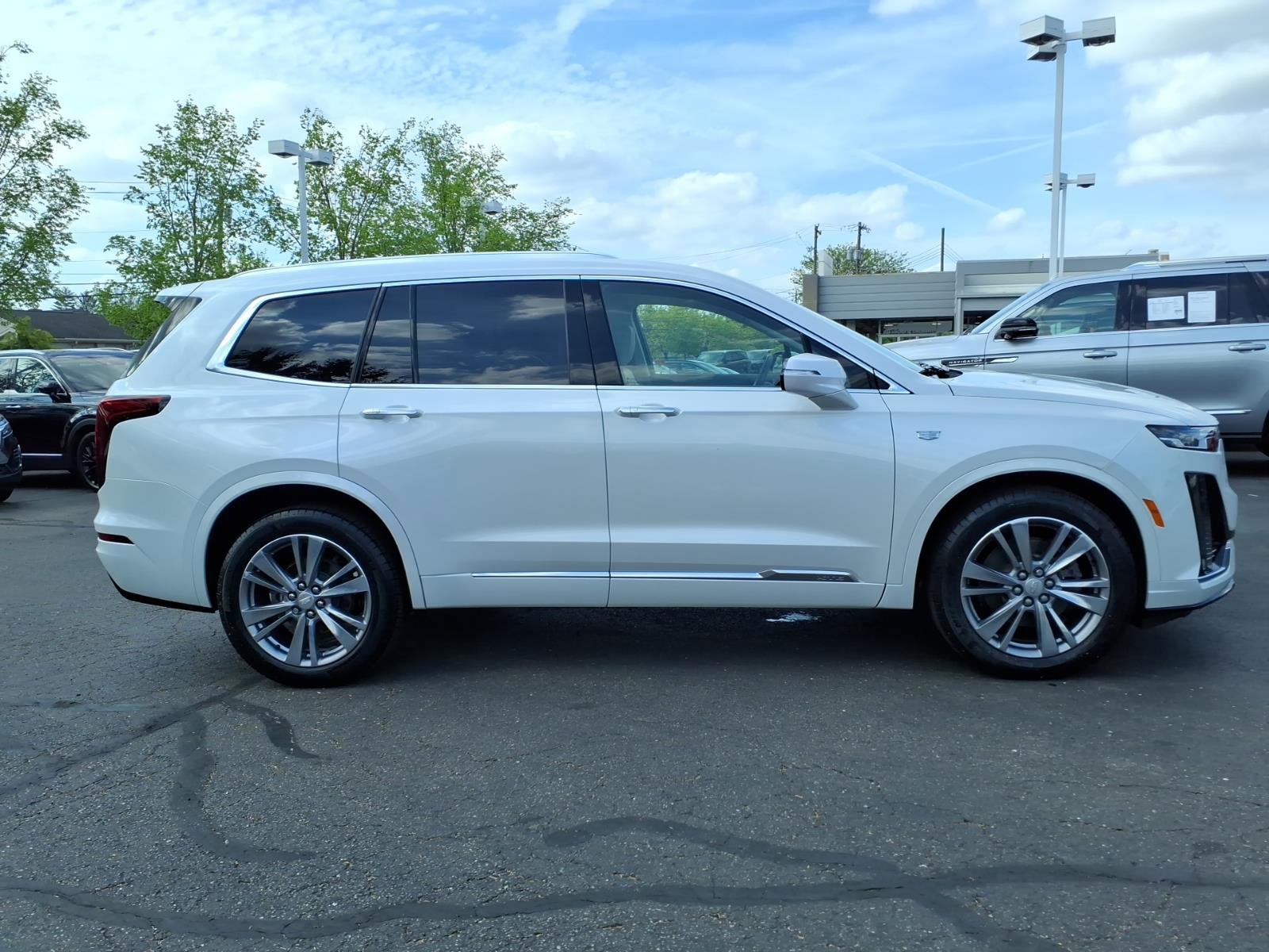 Used 2023 Cadillac XT6 Premium Luxury image 8