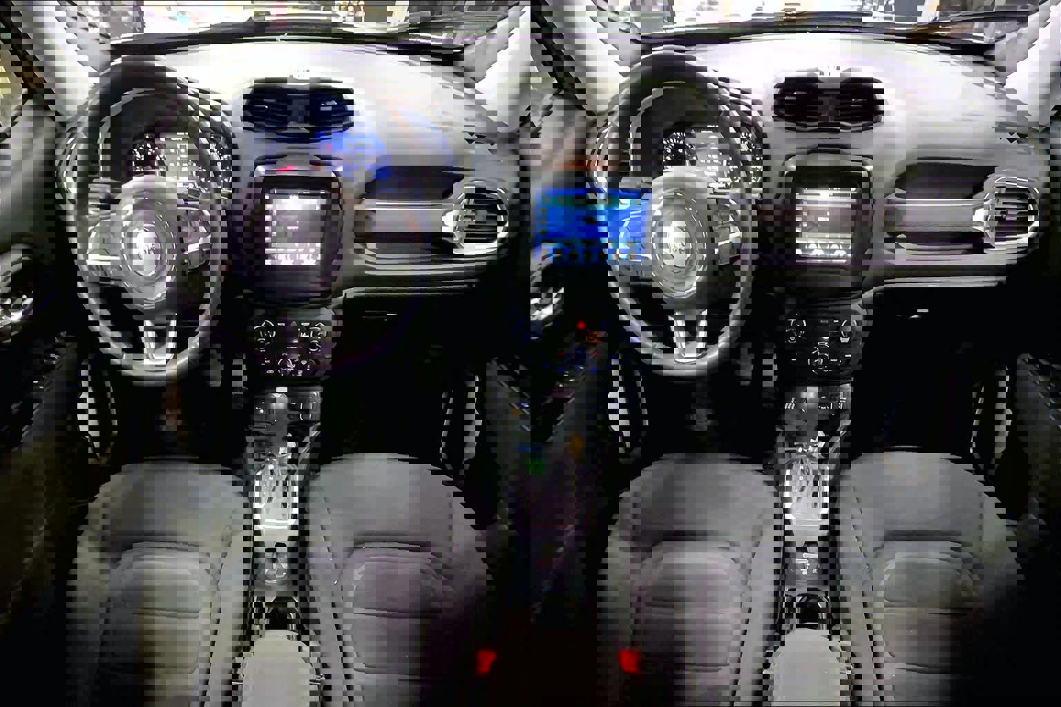 Used 2021 Jeep Renegade Latitude image 16