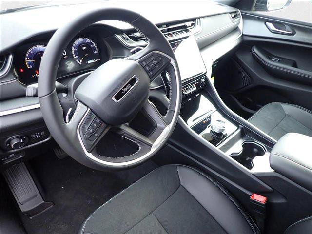 New 2025 Jeep Grand Cherokee L Altitude image 11