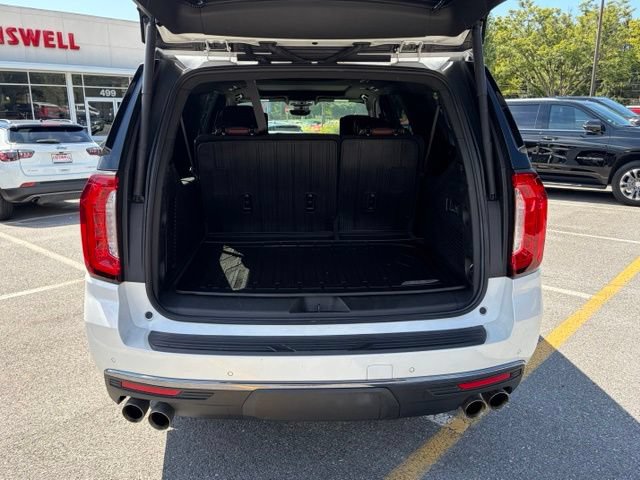 Used 2024 GMC Yukon XL Denali Ultimate AWD/4WD image 5