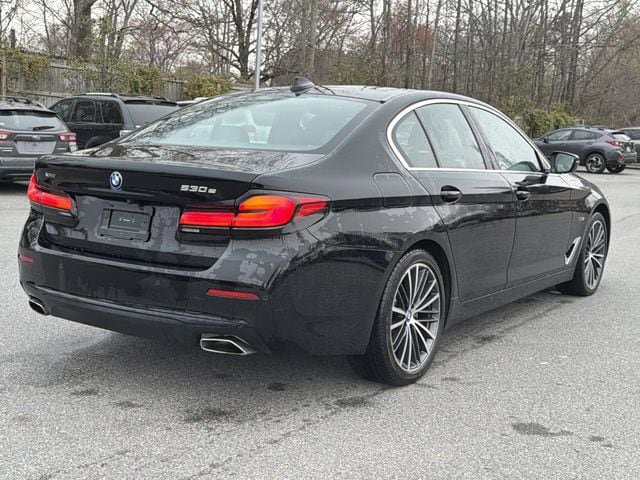 Used 2023 BMW 530e xDrive image 3